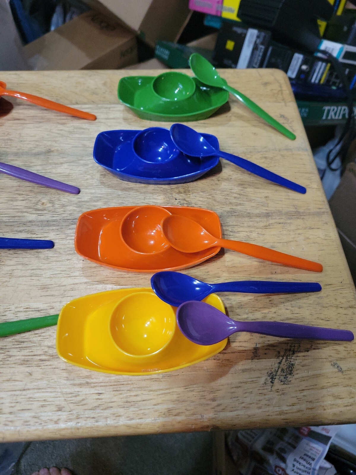 VINTAGE EMSA PLASTIC EGG CUP CONDIMENT SAUCE DISH SET RAINBOW COLORS 17