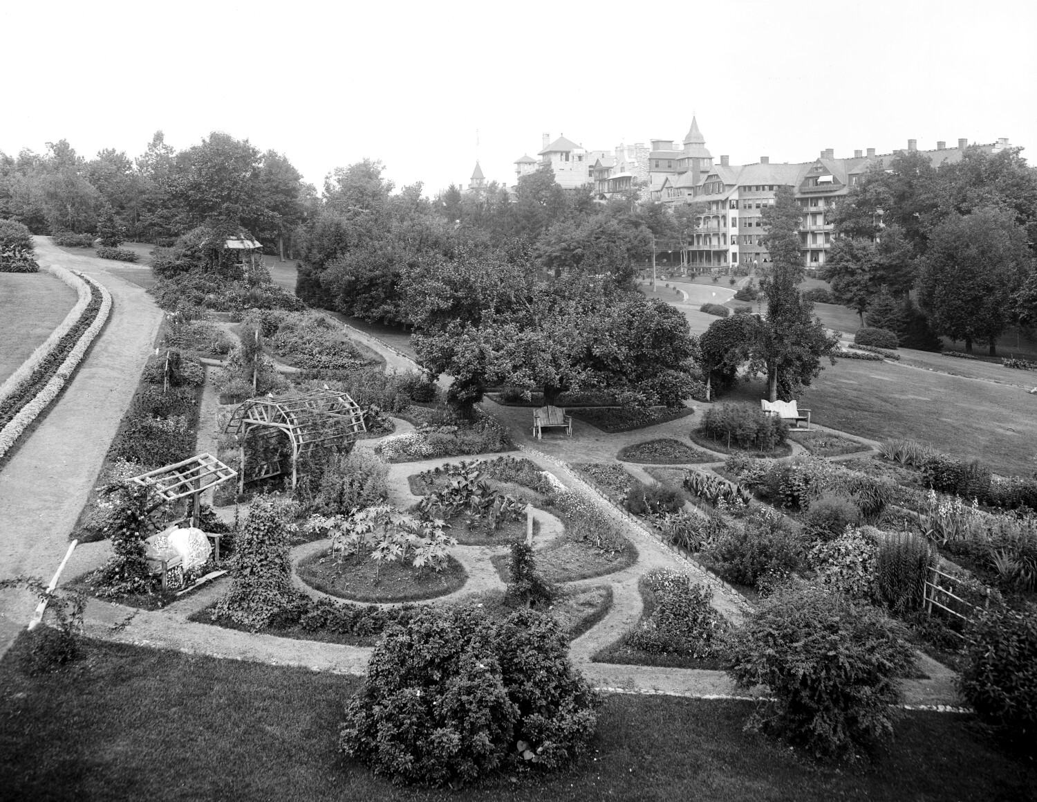 1902 The Gardens, Lake Mohonk House, NY Vintage Photograph 8.5