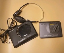 Sony Walkman WM-FX50 Cassette  AM/FM Radio Tested W/case Headphones