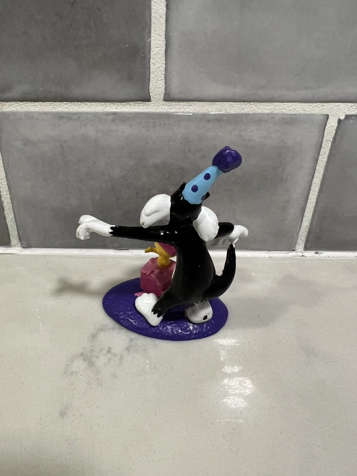 Vintage 1995 Sylvester & Tweety Looney Tunes Warner Bros. Cake Topper PVC Figure - Image 2 of 4