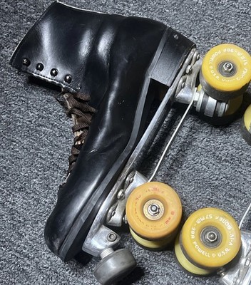 VINTAGE 70 s Riedell  ROLLER SKATES SURE GRIP CLASSIC Men s 10-10.5 Black