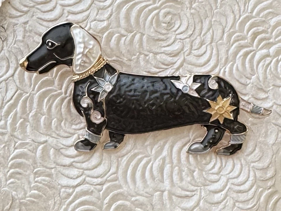 Dog  brooch  Pin Enamel On Metal - Image 4 of 4