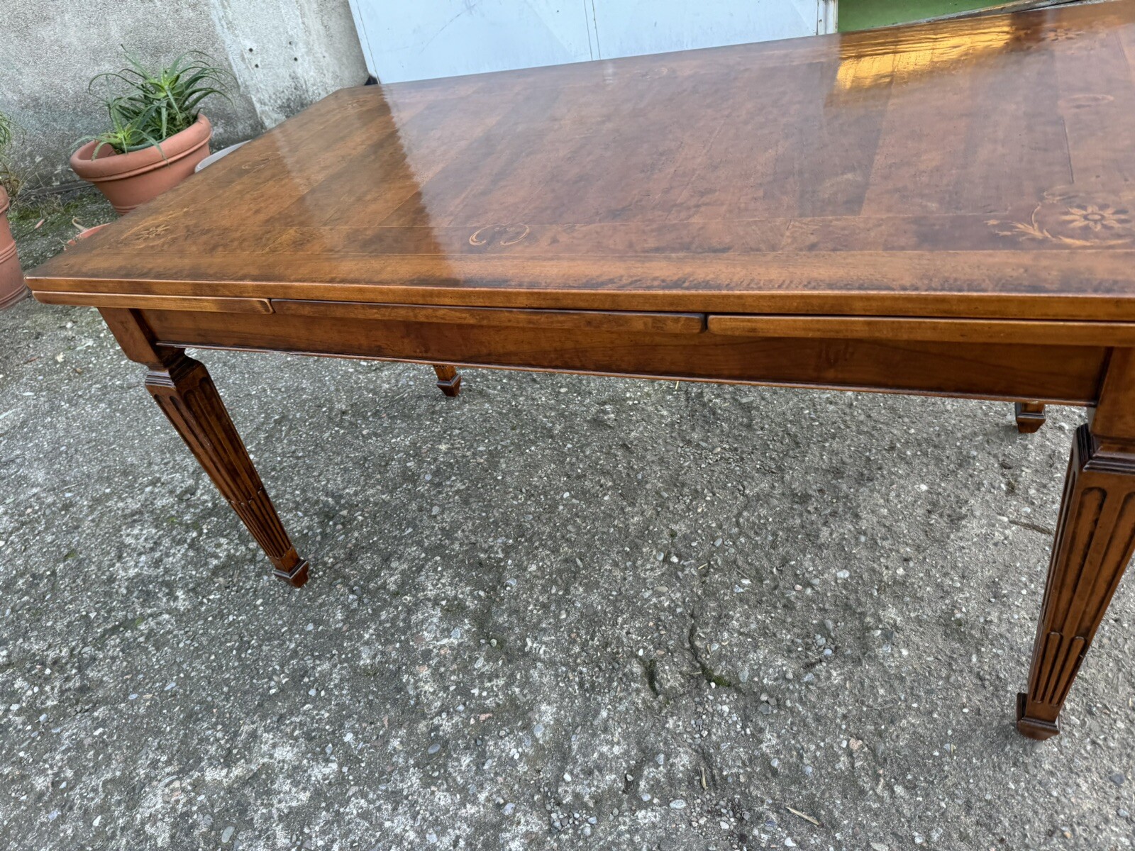 Foto 2 di 24