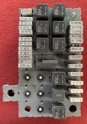 Peterbilt 379 fuse circuit breakers box assembly relays 330 357 375 377