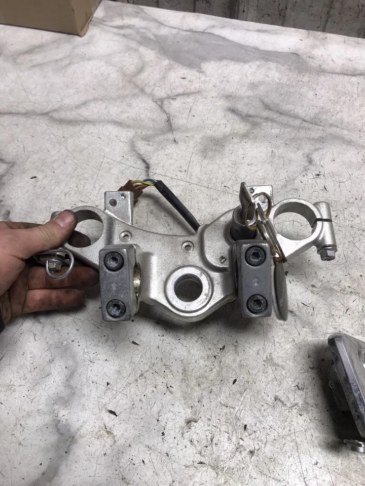 87 Kawasaki ZL600 ZL 600 A Eliminador Encendido Gas Tapa Combustible Bloqueo y Juego de llaves Foto 3 de 4