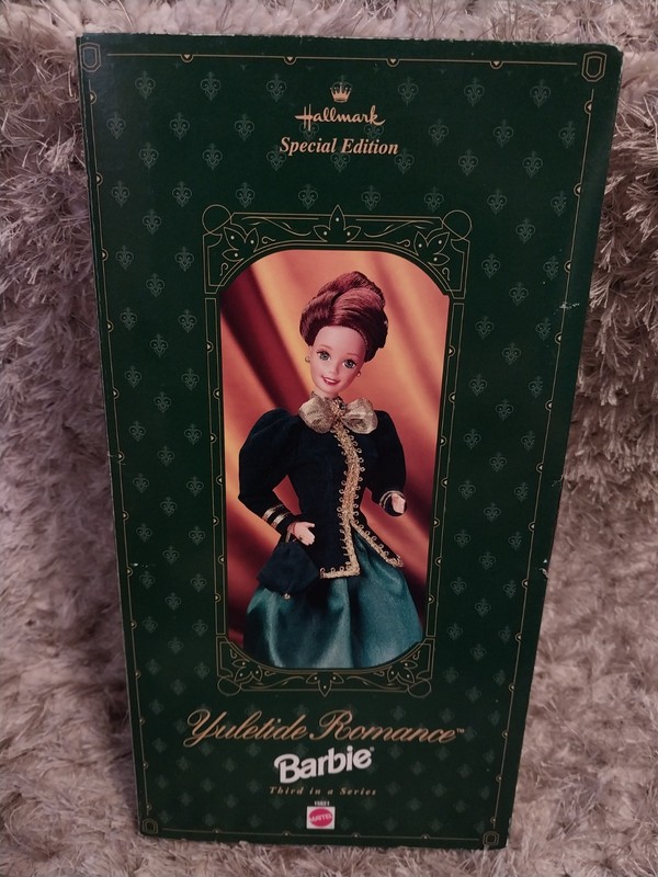 Yuletide Romance Barbie - Hallmark Special Edition 1996 Doll - Third in Series