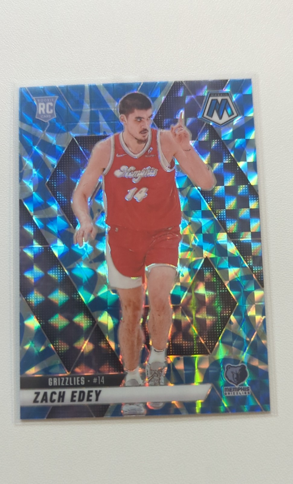 2024-25 Panini Mosaic - Rookies Zach Edey #248 Reactive Blue Mosaic Prizm (RC)