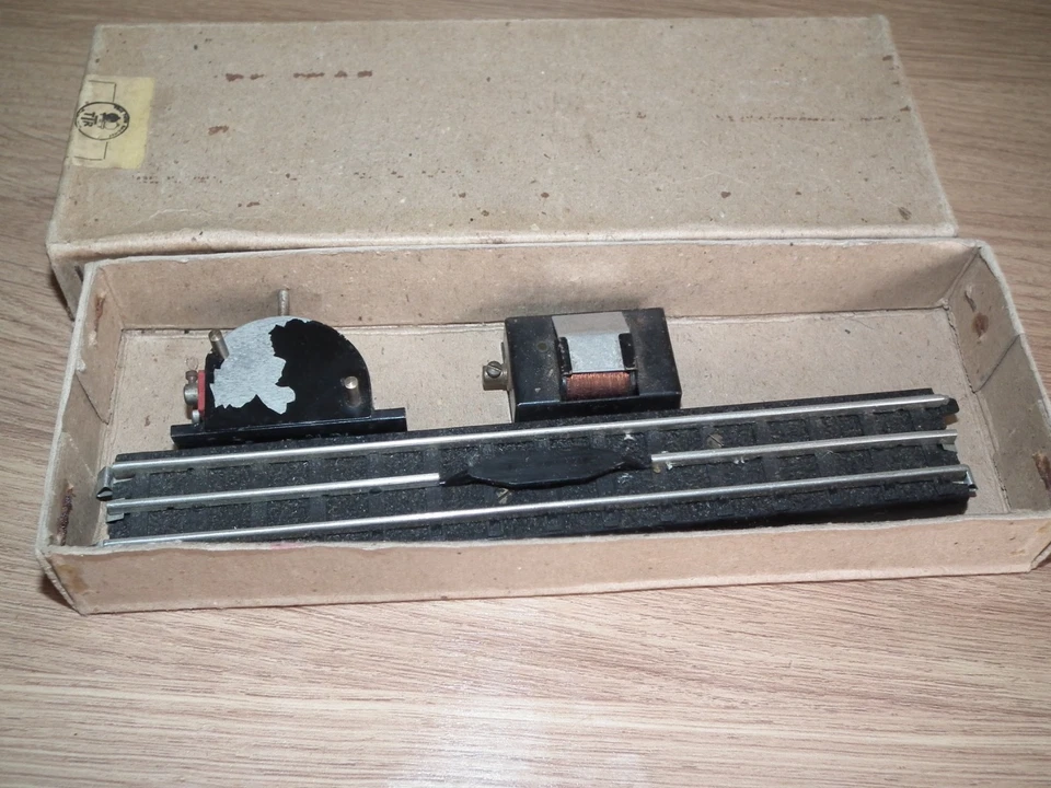 TRIX TTR REMOTE CONTROL UNCOUPLER SET 429 BOXED OO GAUGE BAKELITE - Image 2 of 2