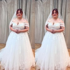 Plus Size Wedding Dress Off The Shoulder A-Line Lace Applique Tulle Bridal Gowns