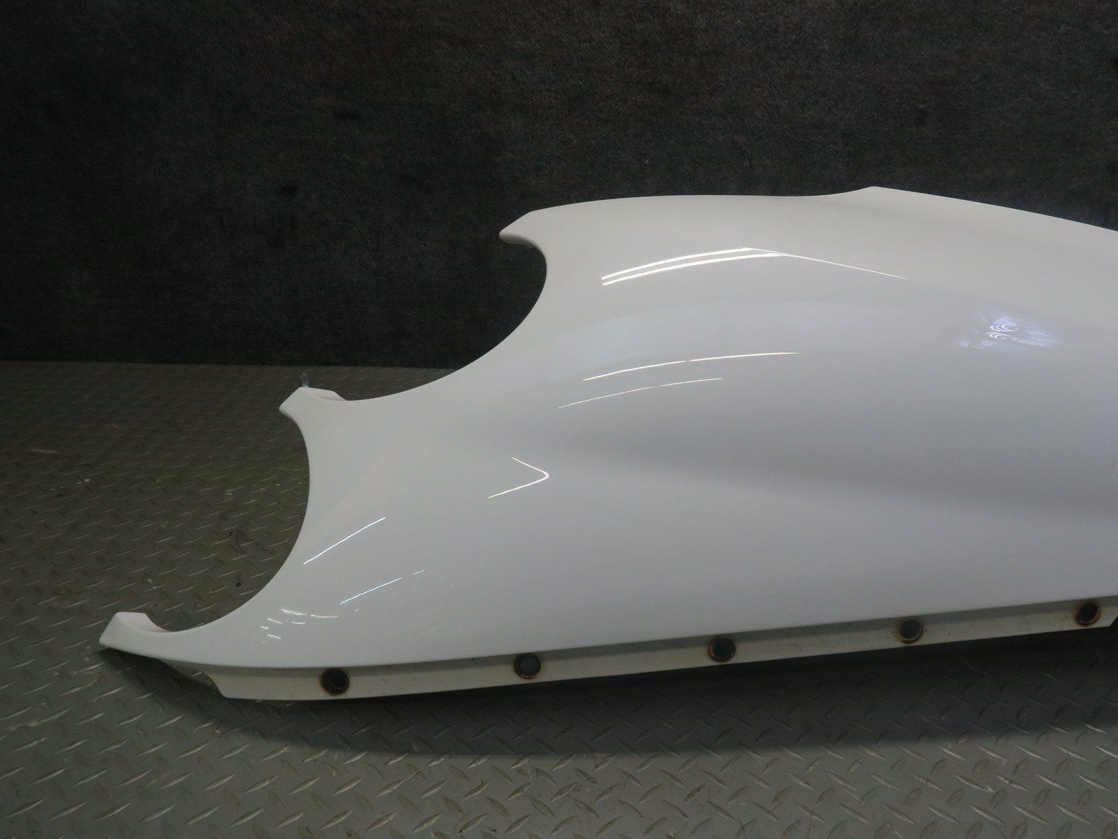 Bentley Continental GT 2003-2010 Front Right Cover panel White