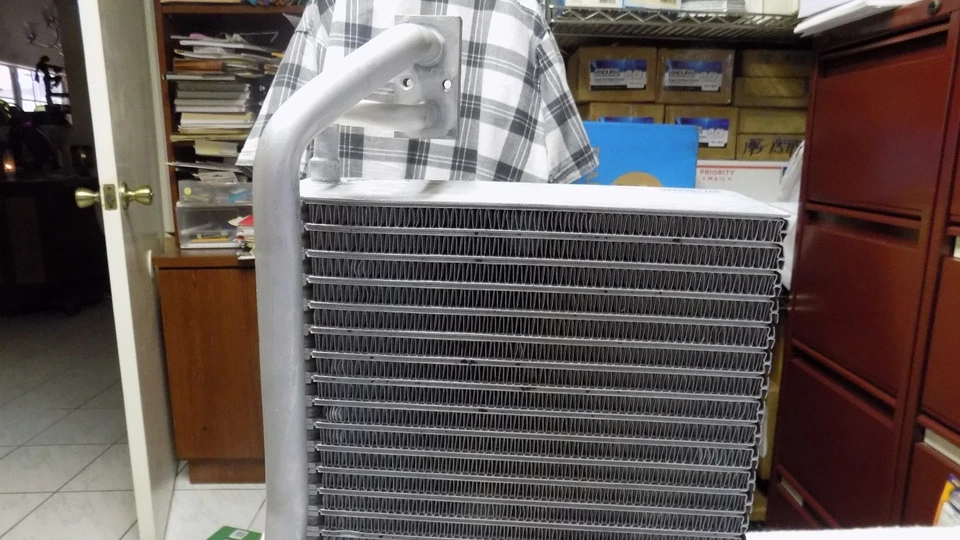 BRAND NEW OEM MOPAR 04882817AD EVAPORATOR. Air Conditioning - Image 4 of 4