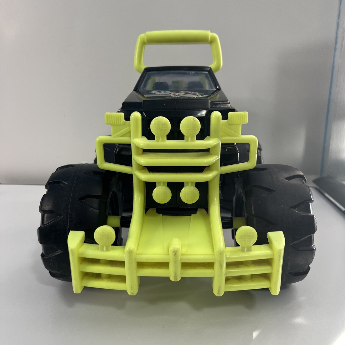 Tokoma 1993 TONKA CHAINSAW Steel Monster Truck Pull Cord Neon VTG Rare