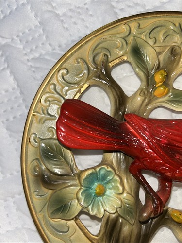 VINTAGE CERAMIC ROUND WALL Hanging with CARDINAL, FLOWERS & BRANCHES -7" ACROSS - Picture 3 of 12