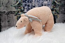 Tilda, rosa Eisbär, weicher Plüsch, Handarbeit nach Tone Finnanger