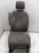 2004 Toyota Sienna Le 3.3l Fwd At Driver Side Front Bucket Seat 2004 Toyota Sienna Le 3.3l Fwd At Driver Side Front Bucket Seat