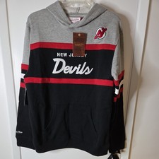 New Mitchell& Mess NHL Logo  Hoodie size xl 18/20 best for ladies