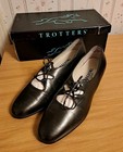 New In Box Trotters Roxy Size 7M Anthracite Metallic Color Shoes Leather Uppers — photo 1