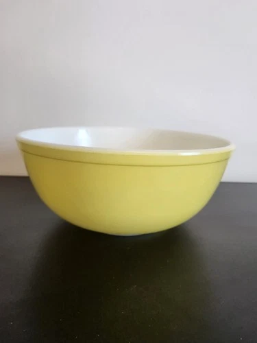 VINTAGE PYREX PRIMARY COLOR YELLOW 4 QT NESTING MIXING BOWL 404 USA