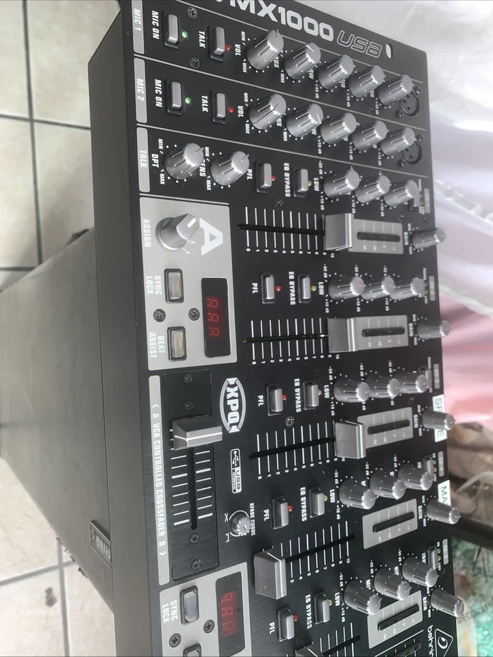 Mezclador DJ Behringer VMX 1000USB Foto 4 de 4