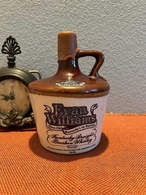 EVAN WILLIAMS KENTUCKY BOURBON EARTHSTONE CERAMIC JUG  1980 EMPTY