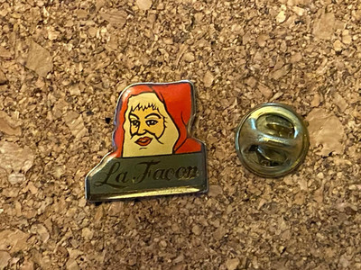 C6526 PIN PINS  RARE  BEER BRAU  BIERE LOGO BRAND LA FACON