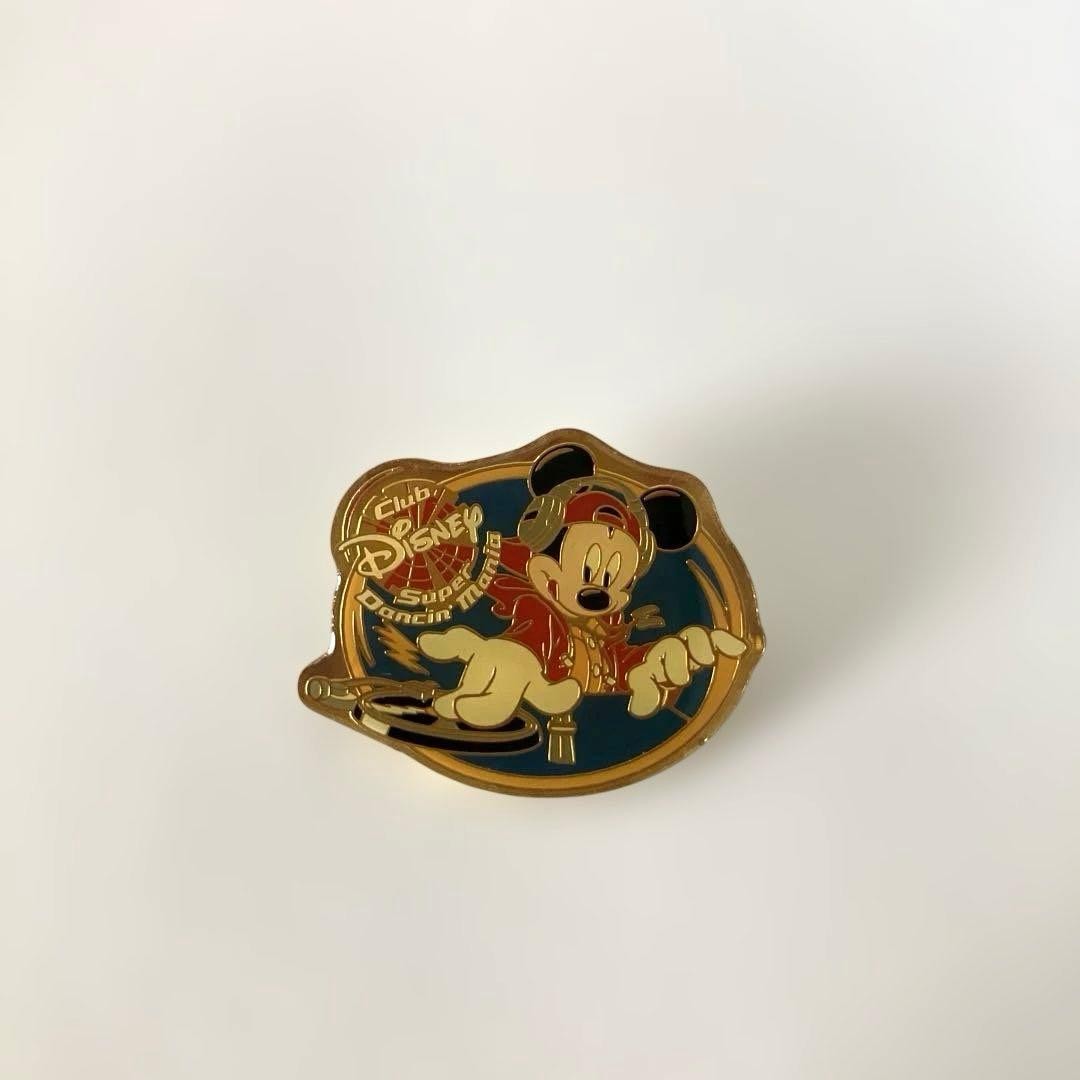 Disney Dancing Badge Mickey