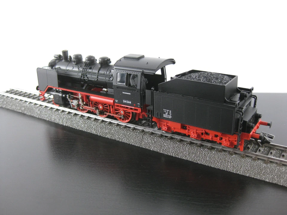 Märklin 36244 Dampflok BR 24 der DB   Spur H0 - Bild 3 von 4