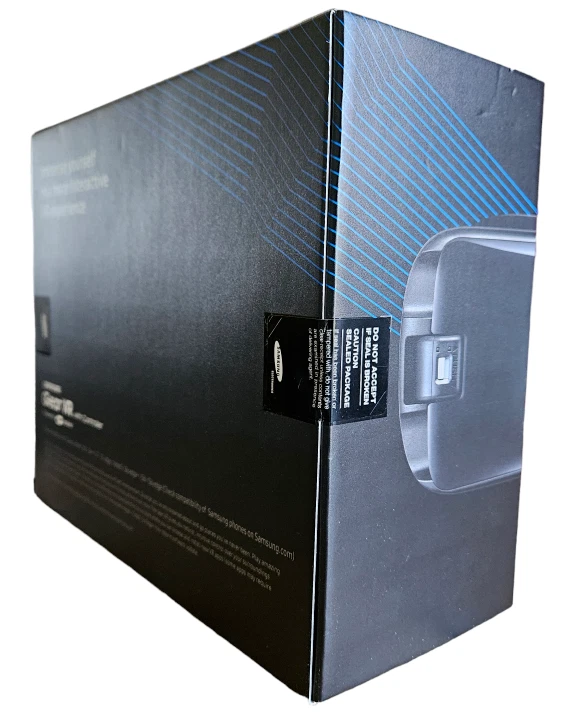 *BRAND NEW* Samsung Galaxy Gear VR Virtual Reality Headset with Controller - Image 3 of 4