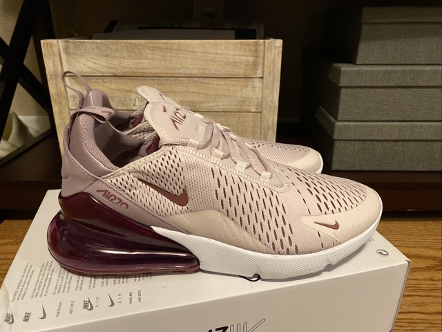Size 10.5 - Nike Air Max 270 Barely 