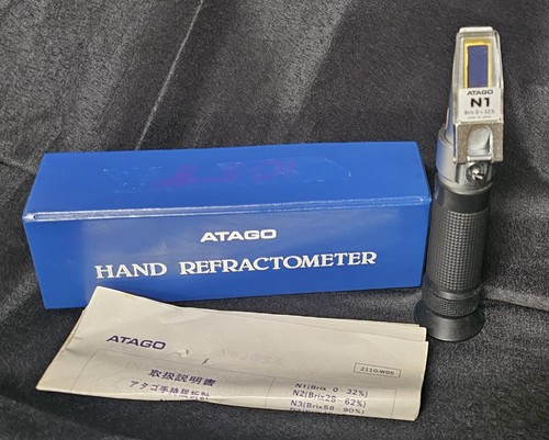 Atago N1 Hand Refractometer Brix 0-32% Made in Japan W/ Case