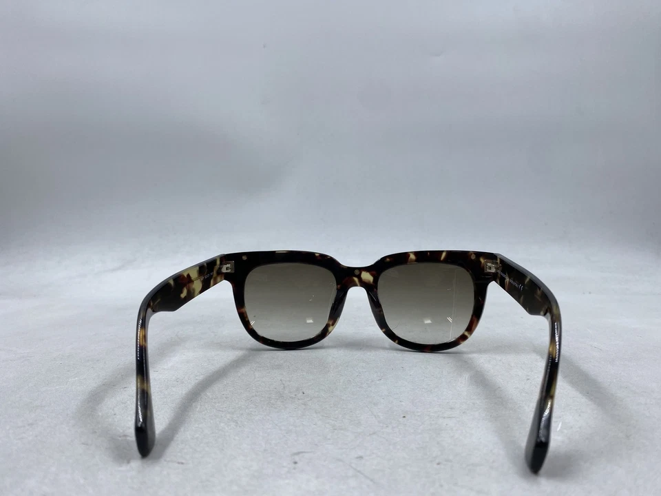 Gafas de sol Balenciaga multicolores carey degradadas para mujer Foto 3 de 4