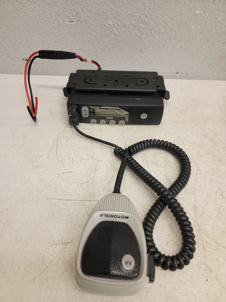 Motorola PM400 UHF 438-470 MHz 64 Channel 25 Watt (Complete Kit) W/ HSN4031B - Image 2 of 4