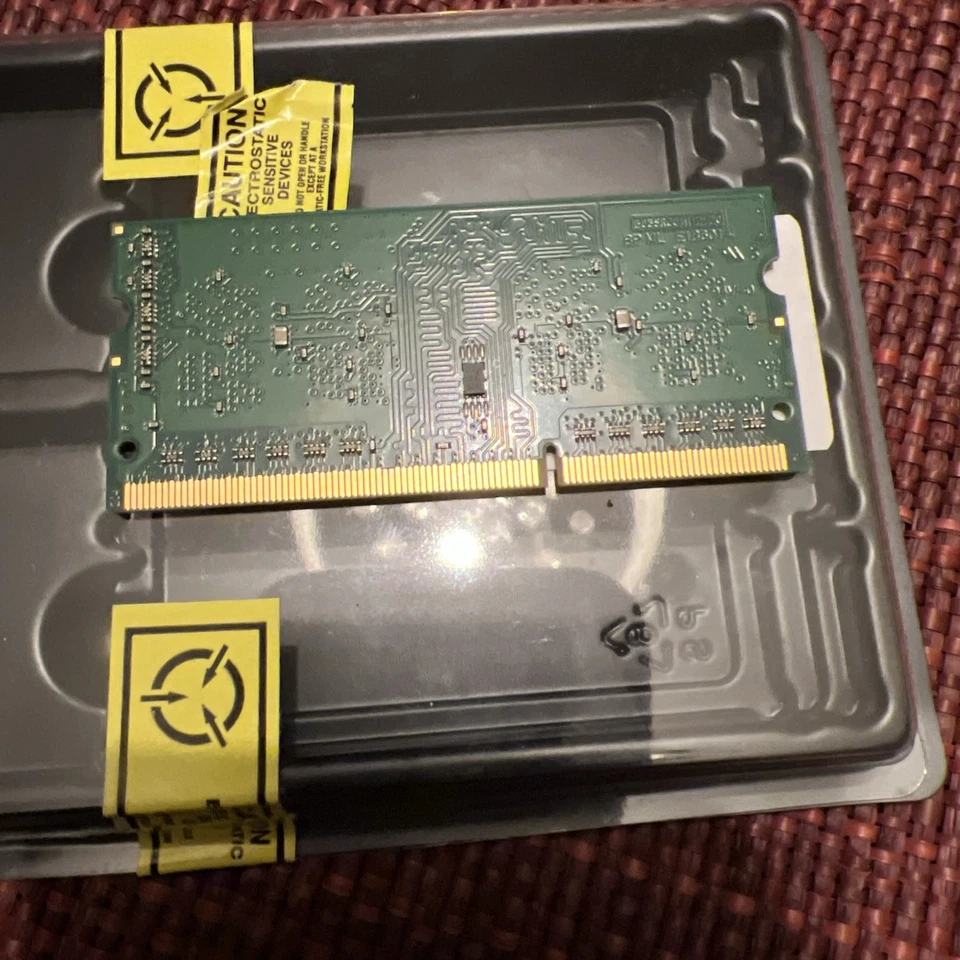 ADATA 1GB (SO-DIMM) 1600MHz DDR3L Memory (ADDS1600X1G11-BSSZ) - Image 2 of 4