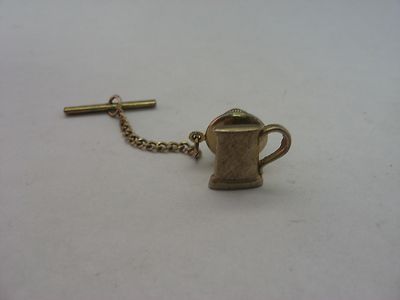 Vintage Men's Tie Tack Gold Tone Textured Beer Stein Mug Pin with Chain & Bar