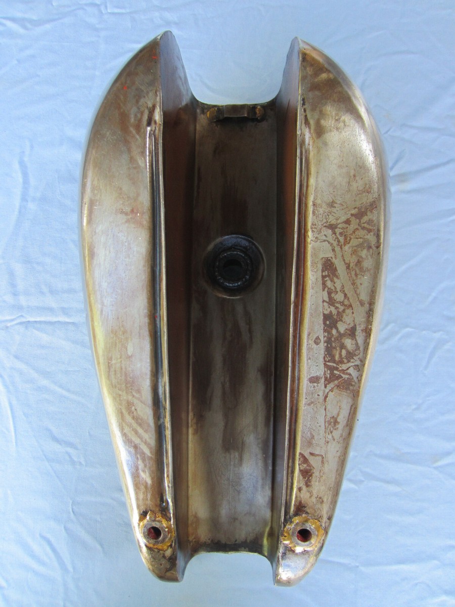 トライアンフ　TR6 純正タンク 1971-1972 Triumph 650cc TR6 Tiger Bonneville Trophy Fuel Gas Tank