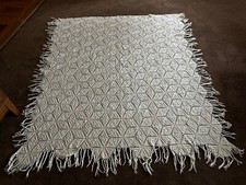 Vtg Handmade Crochet Bed Spread Cover Cream Hexagon Star Design w/ Fringe