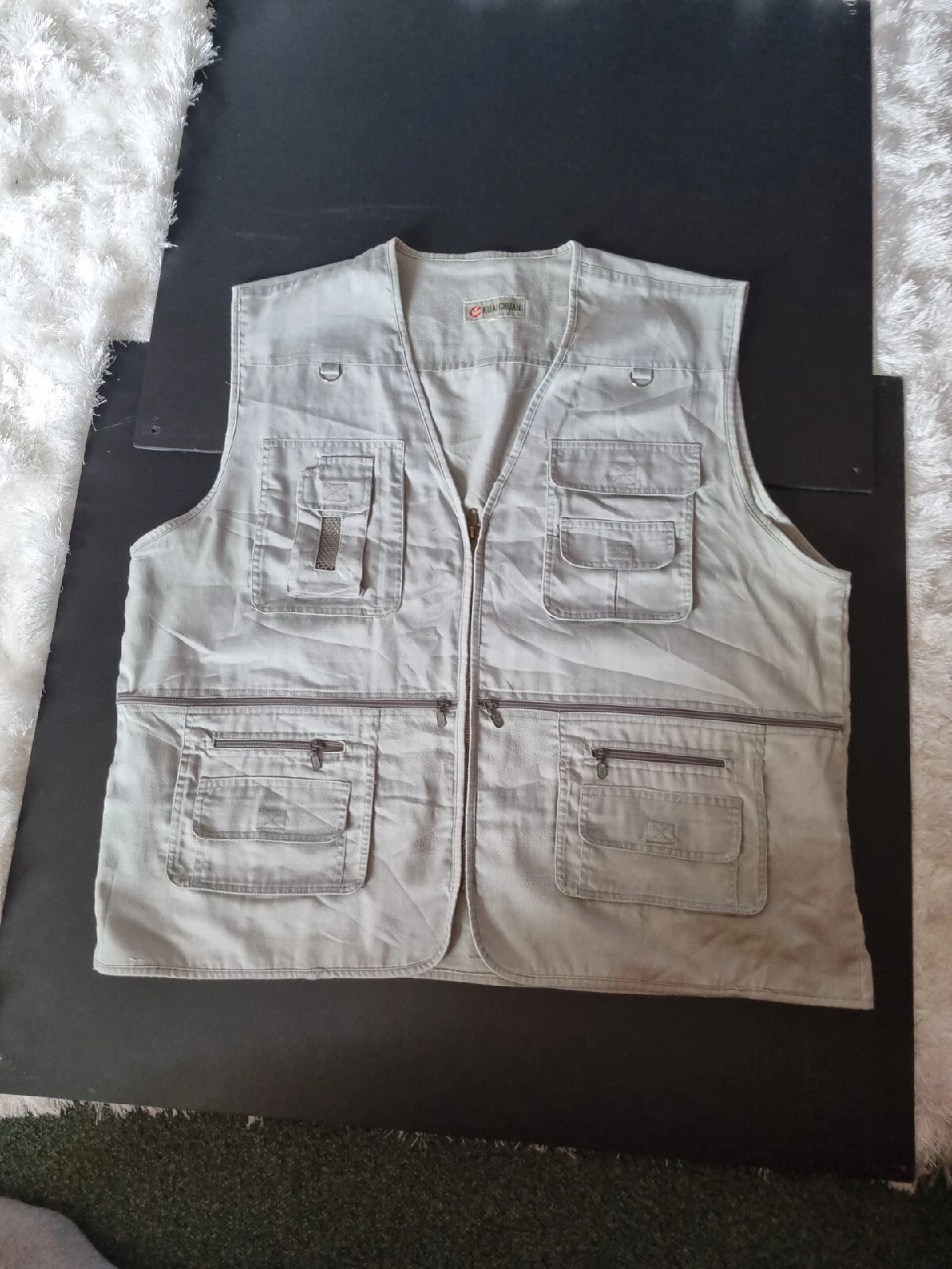KUAI CHUAN Utility Cargo Vest Waistcoat Size 4XL, in Pale Grey. Walking Fishing