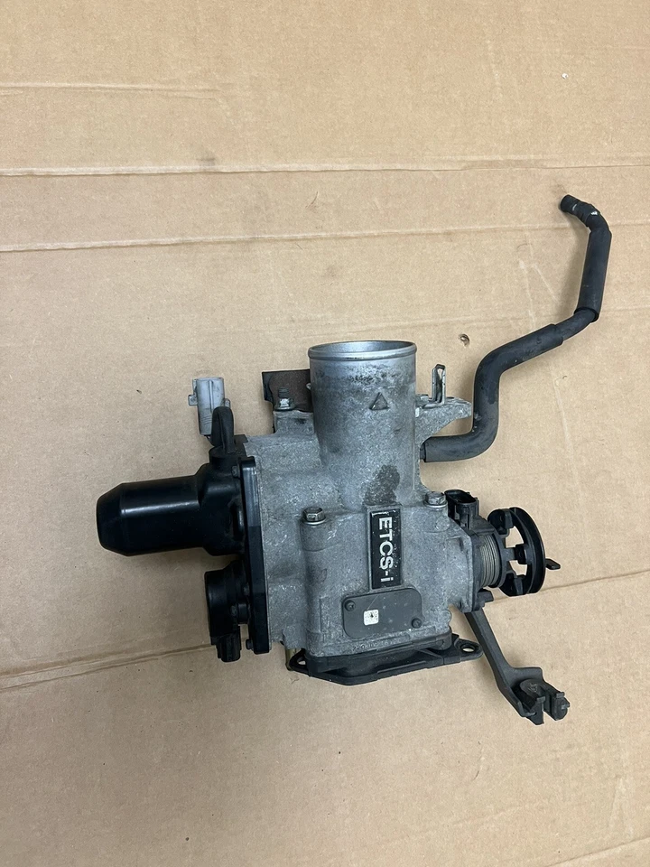 Lexus SC300 2000 carrocería del acelerador usada Foto 2 de 4