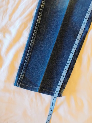 Jeans Wranglers para hombre, talla 40 X 30, ajuste regular, lavado medio, azul denim - Imagen 8 de 10