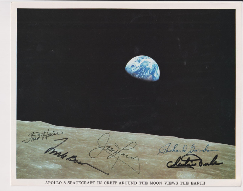 Rare Original Earthrise Photograph NASA signed by 5 Apollo astronauts 8x10 color