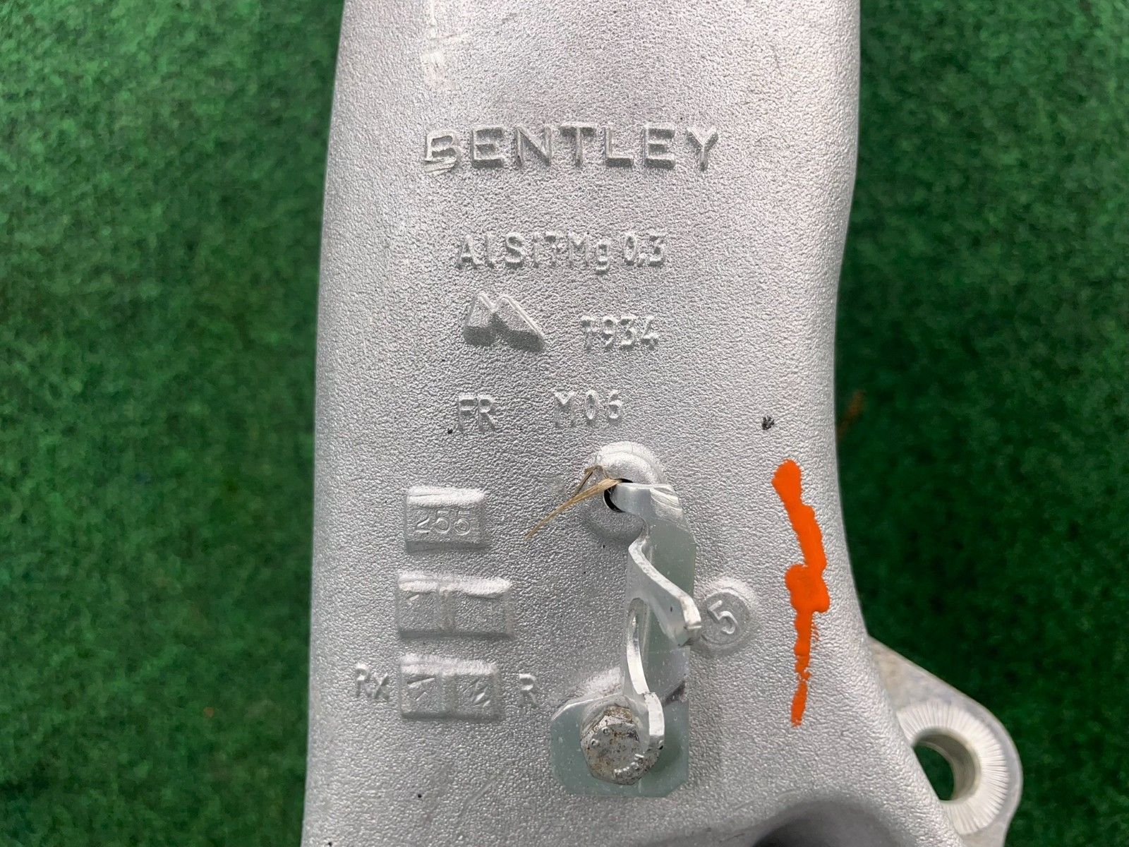 🛑 2006-2012 Bentley Continental GT GTS Front Right Side Spindle Knuckle Hub OEM