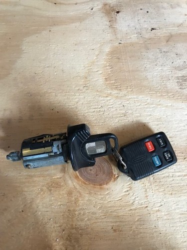 ignition with key and Fob 1993 Lincoln mark 8 - Picture 2 of 5