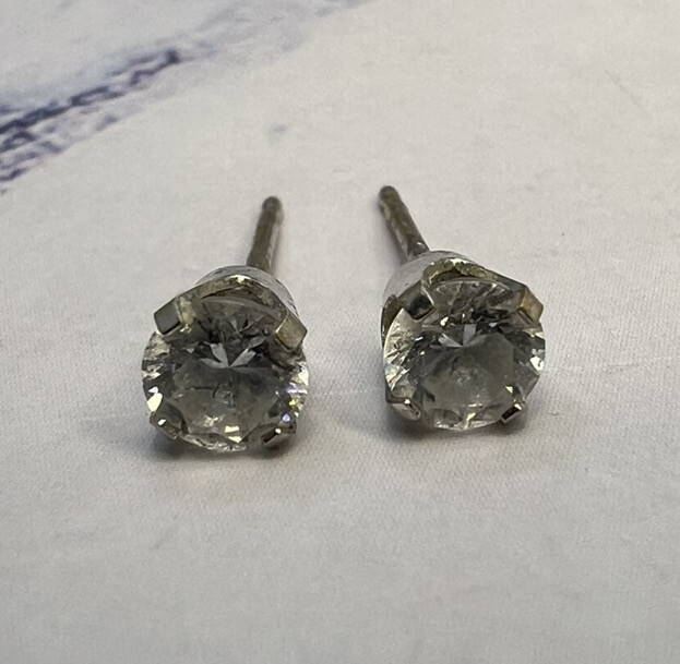 アクセサリー coldframe MOTHER'S WHITE QUARTZ STUDS MOTHER'S WHITE QUARTZ STUDS