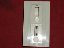 1 Interrupteur V et V et 1 Prise 2 P avec Fusible Amboise Railux gris princesse