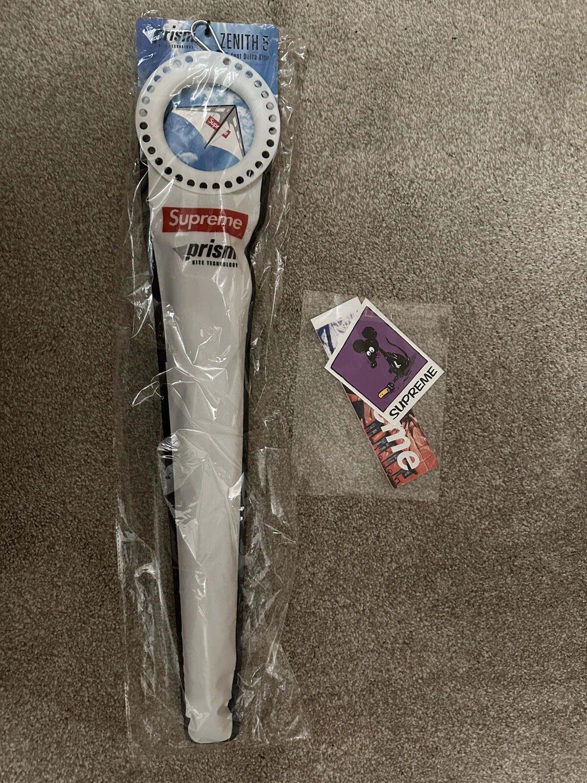 SS21 Supreme x Prism poly cerf volant flyer haut Zenith 5 accessoire neuf et non ouvert 