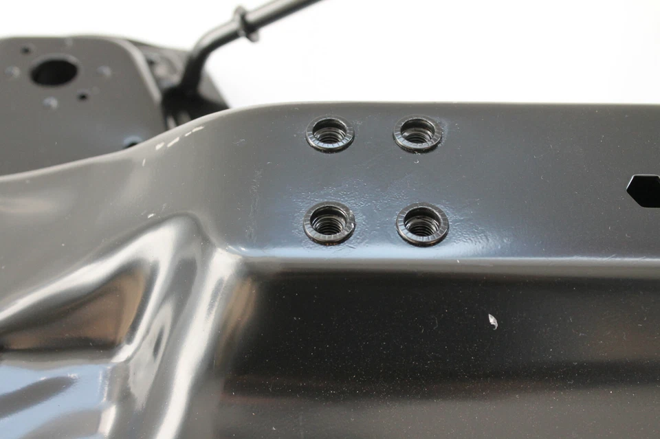 NEU Vorderachse Achsträger Motorträger für Opel Corsa D mit 2x Querlenker  L+R - Bild 2 von 4