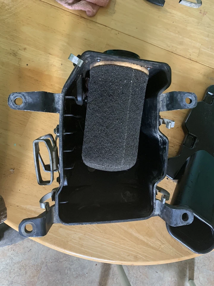 ✅ Yamaha Raptor 700 700R 2006 ATV usado OEM caja respirador de aire con tapa Foto 4 de 4