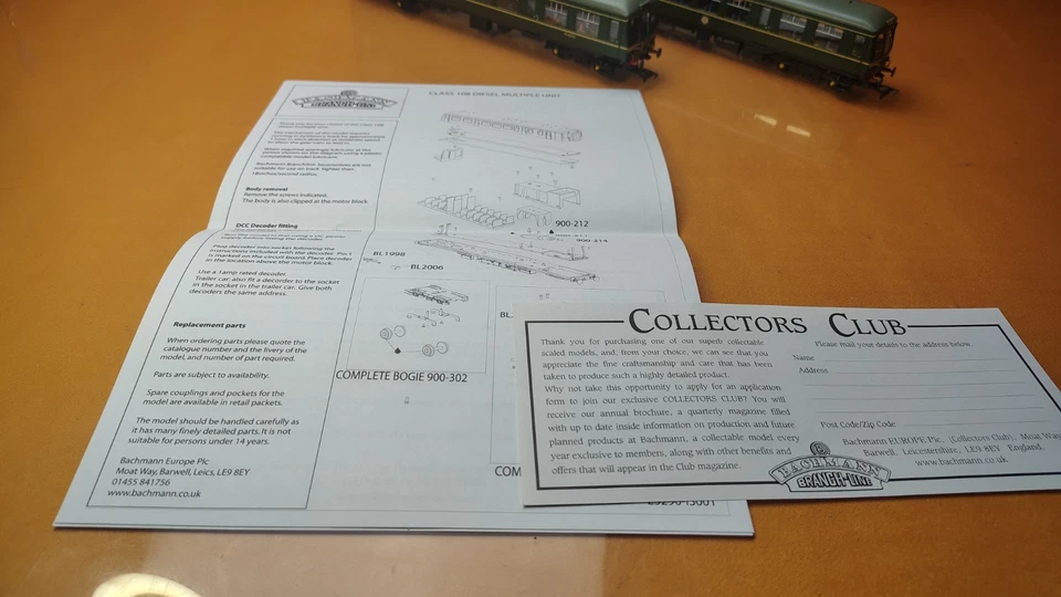 Bachmann 32-900B OO Class 108 Two Car DMU BR Green w/ Speed Whiskers 8 DCC Boxed - Image 2 of 4