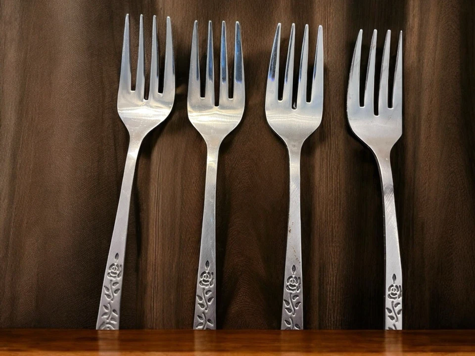 Oxford Hall OXH3 acero inoxidable 4 tenedores de ensalada rosa bruñida Japón cubiertos Foto 4 de 4