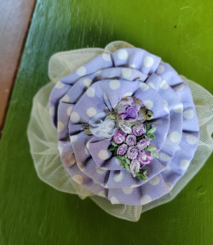 REMEMBERING POLKA DOTS AND LAVENDEL ROSES Bandarbeit Blume Vintage Borte